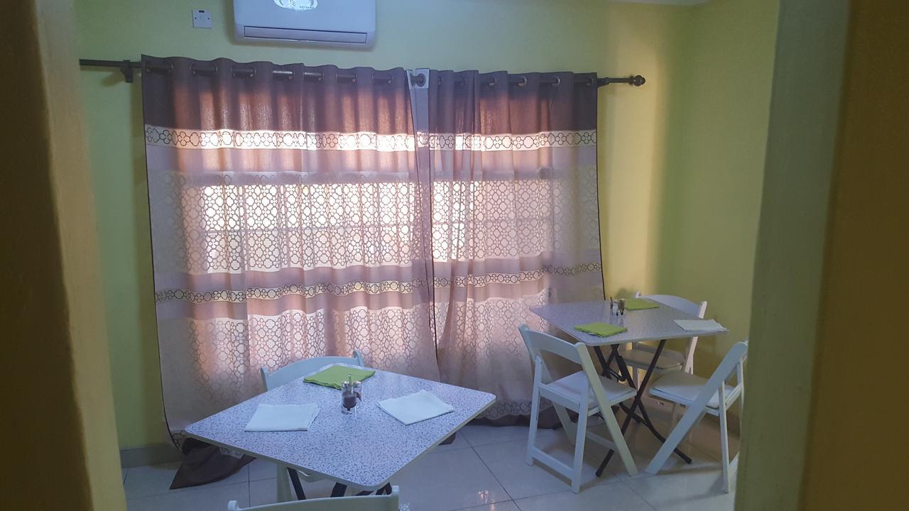 Mathlyn Guest House Francistown Ngoại thất bức ảnh