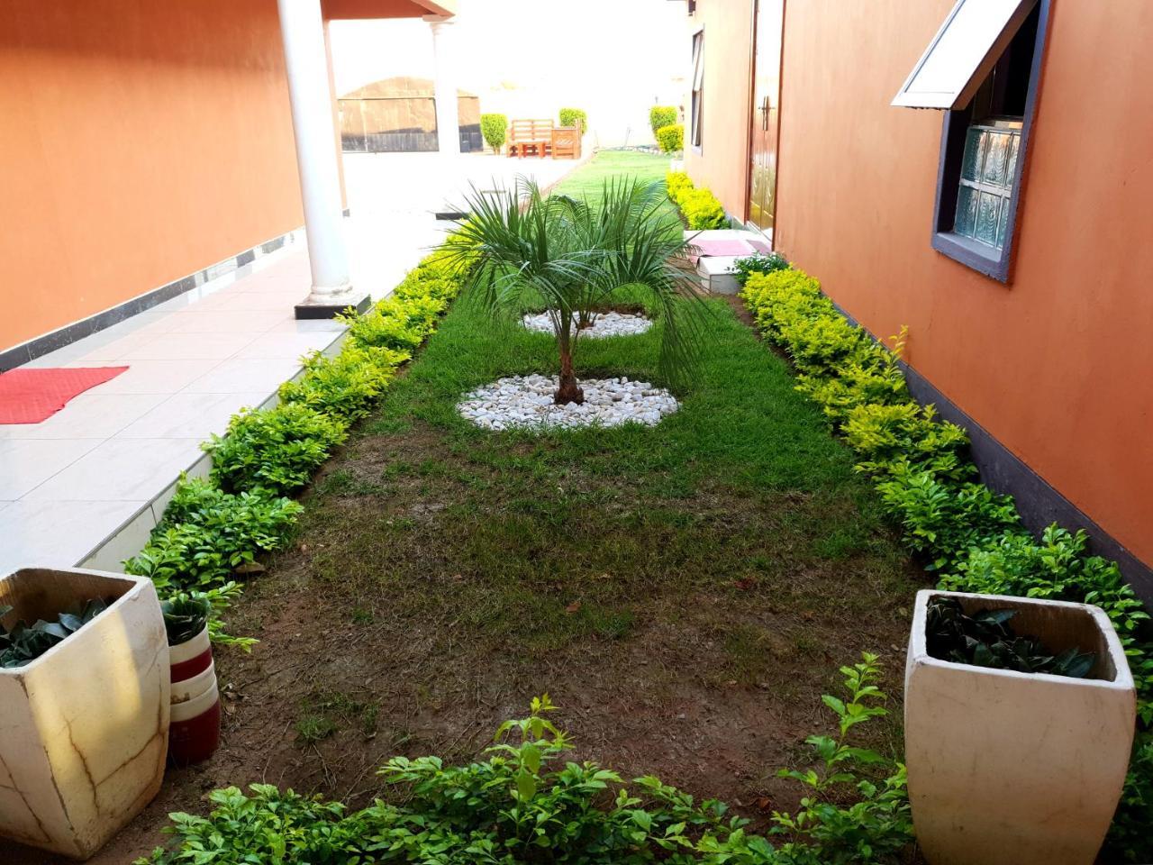 Mathlyn Guest House Francistown Ngoại thất bức ảnh