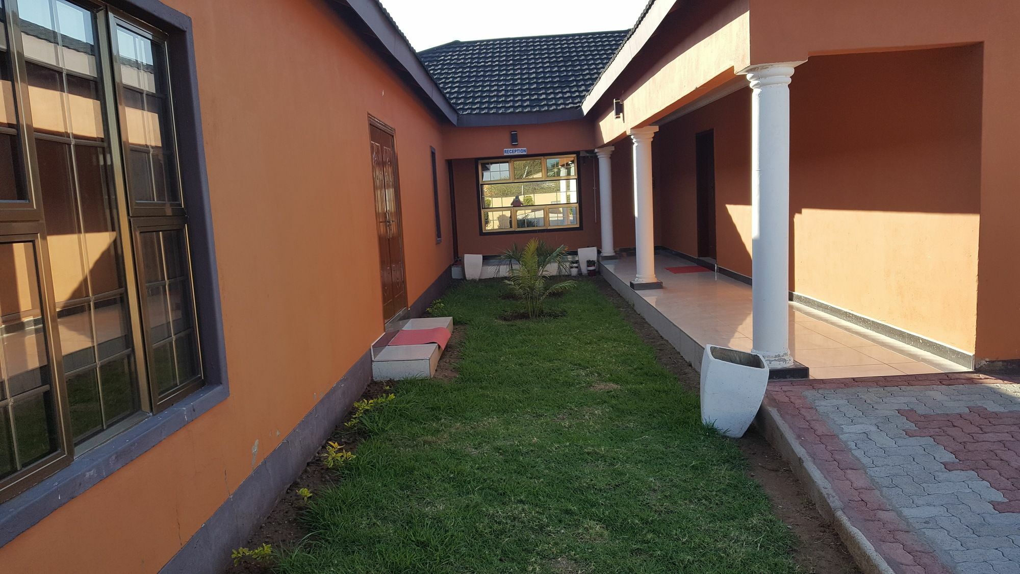 Mathlyn Guest House Francistown Ngoại thất bức ảnh